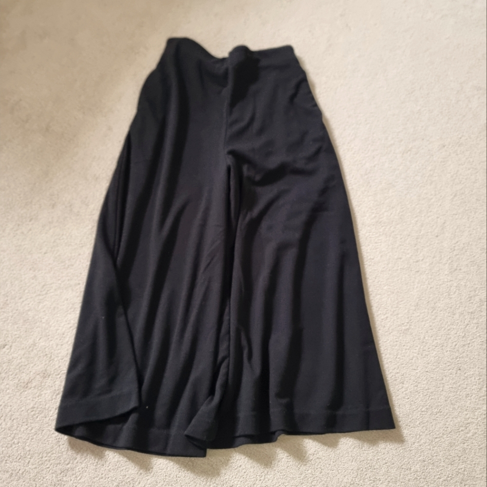 Uniqlo wide leg cropped capri Pants